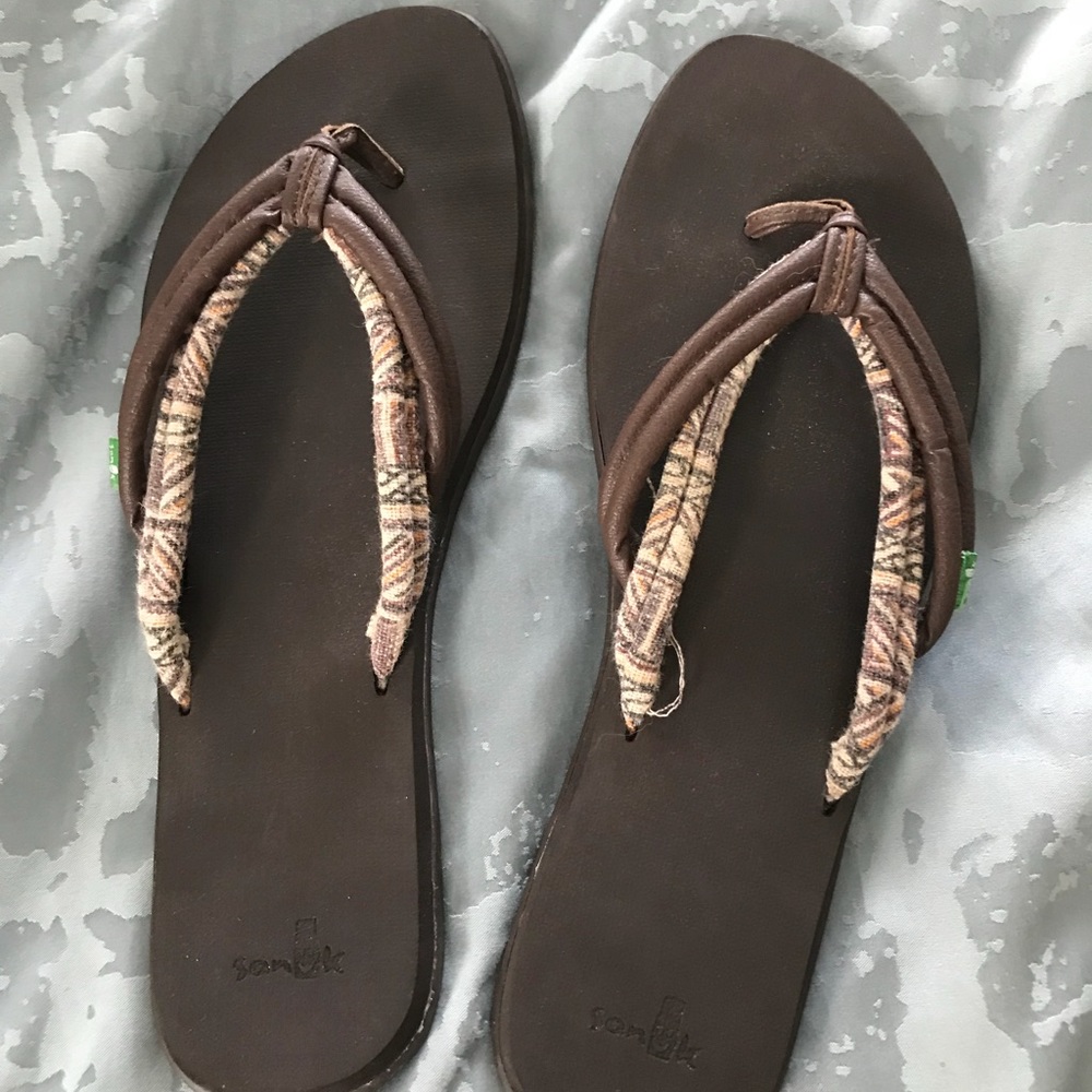 New Sanuk flip flops